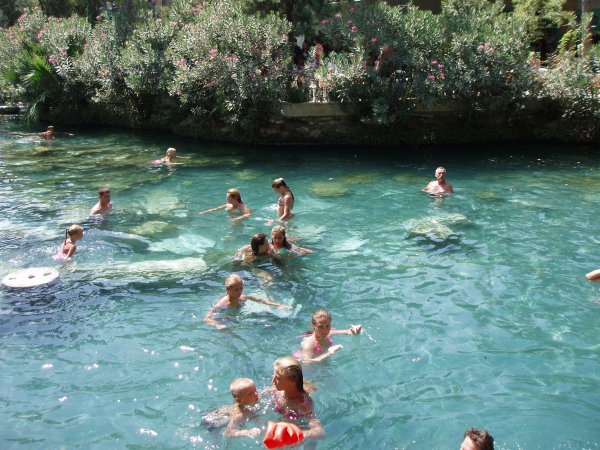 Romerskt bad fr varma k&auml;llor i Pamukkale